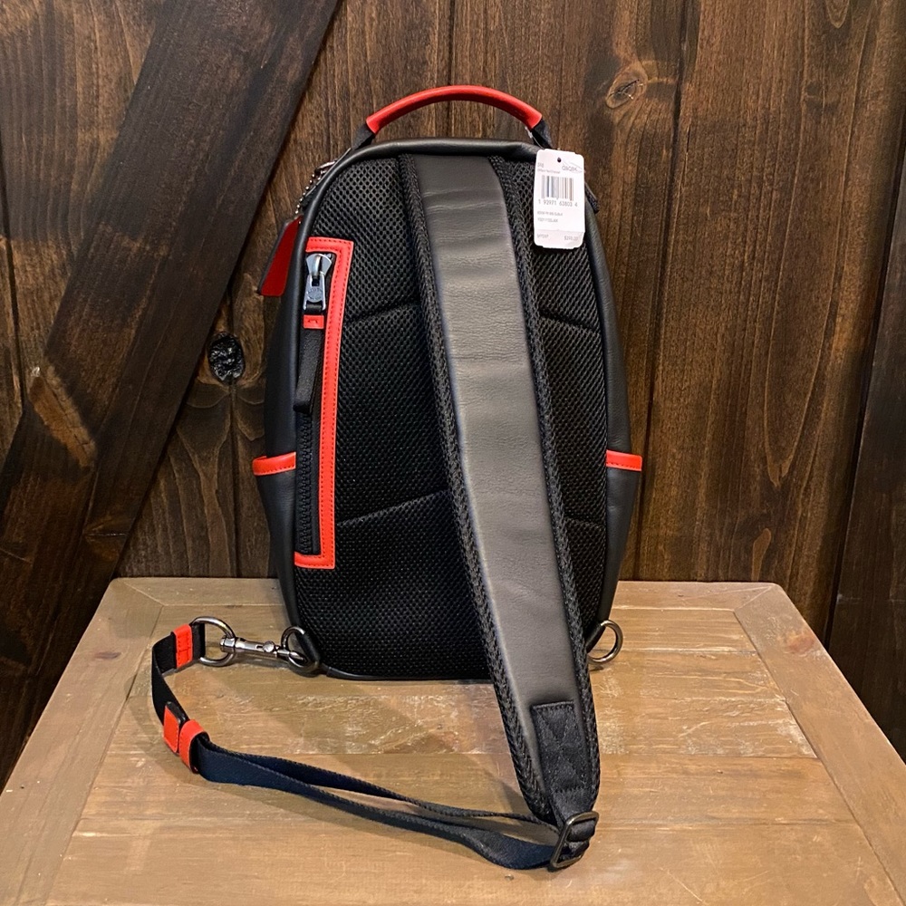 NWT Authentic Coach Edge Sling Pack - Picture 2 of 8
